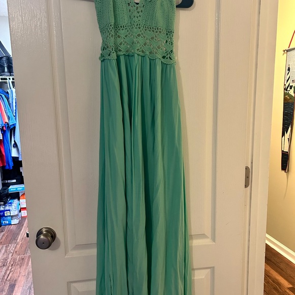 4 for $20 NWOT Mint Crochet Halter Maxi Dress - Picture 1 of 2